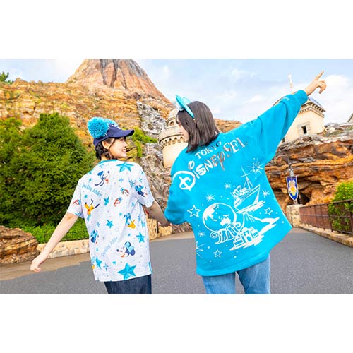 Pre-Order Tokyo Disney Resort 2026 TDS 25th Anniversary Sweater Free size