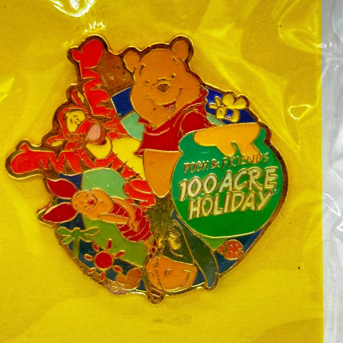 RARE Disney JAPAN  Pin  Pooh & Friends 100 Acre Holiday RUNA