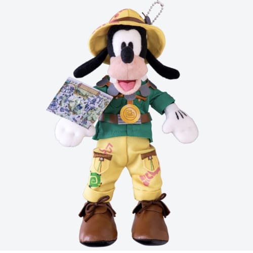 Tokyo Disney Resort TDS Village Greeting Place Plush Badge Goofy